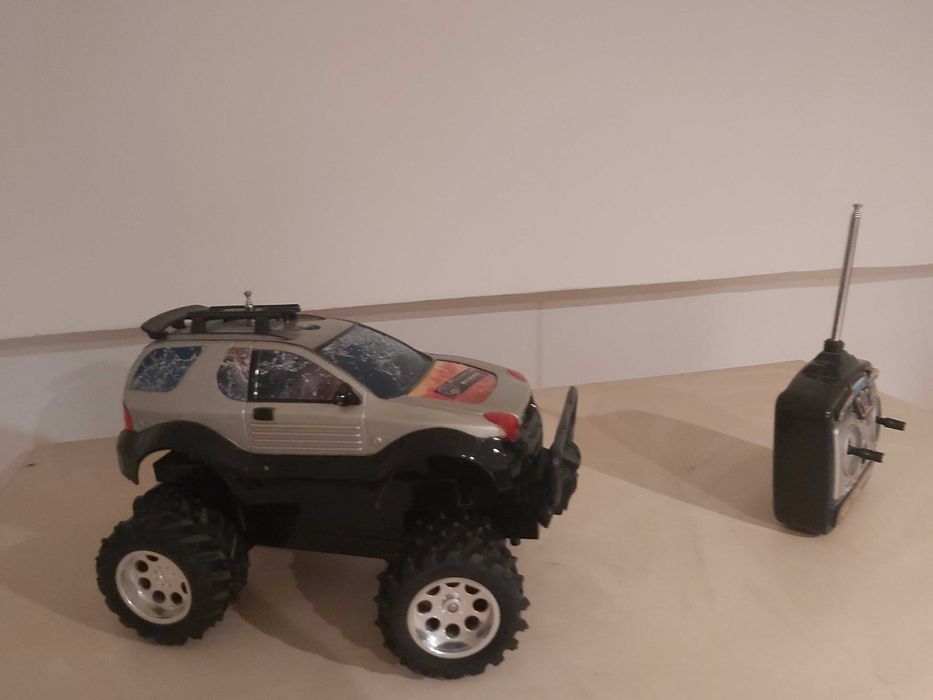 Jucarie RC Isuzu VehiCROSS (model rar)