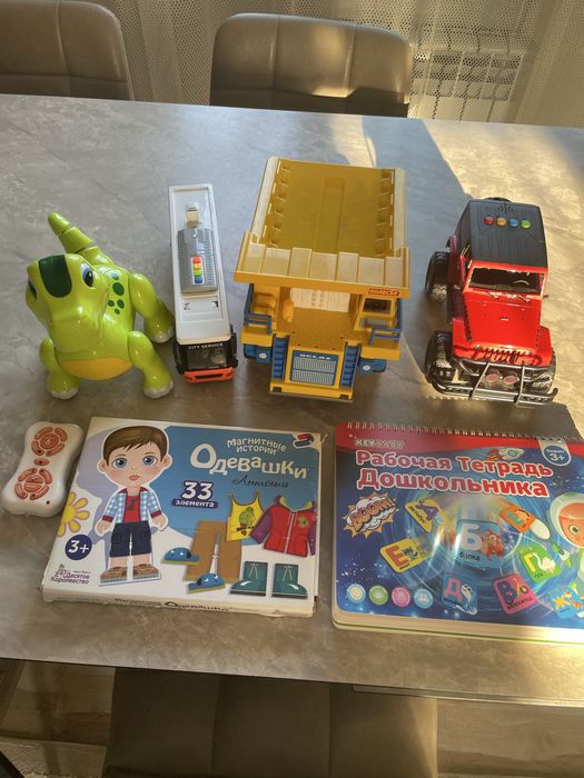 Игрушки фирменные продам пакетом