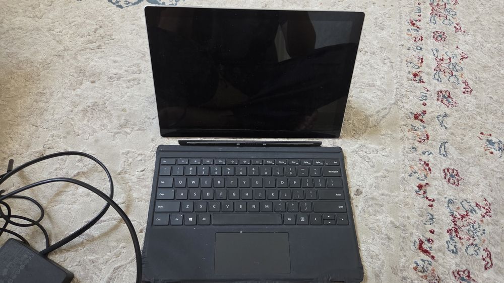 Noutbuk planshet Surface pro 7+