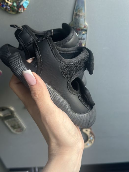 Сандали на липучках на малыша