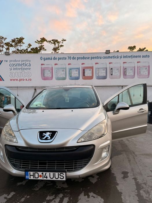 Vând Peugeot 308 benzina cu turbo
