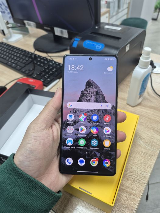 Poco f5 12/256gb