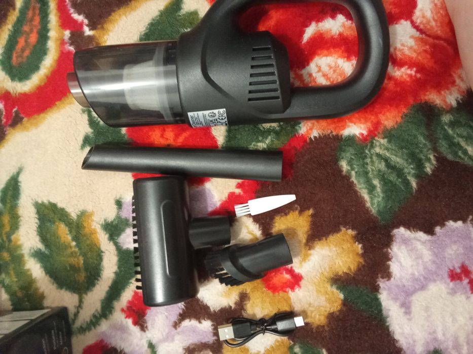 Продам ручной пылесос