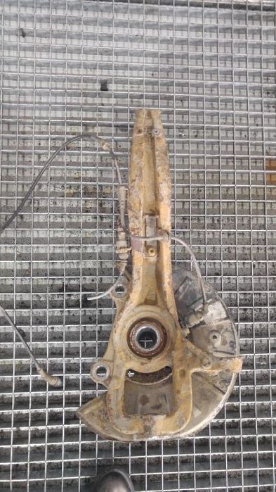 fuzeta dreapta fata  vw touareg 7l 2.5 tdi bpe 7l6407258a