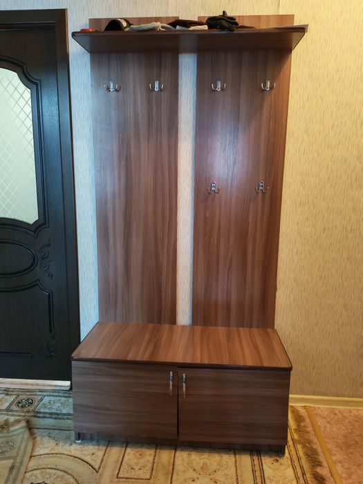 Продам прихожую.