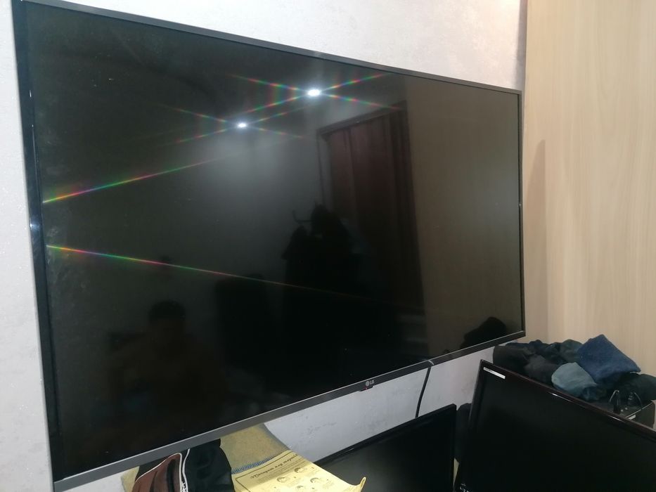 Телевизор LG лед, диогнал 127 см