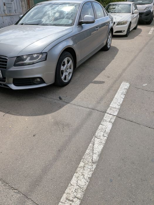 Vând audi A4 2010   benzină