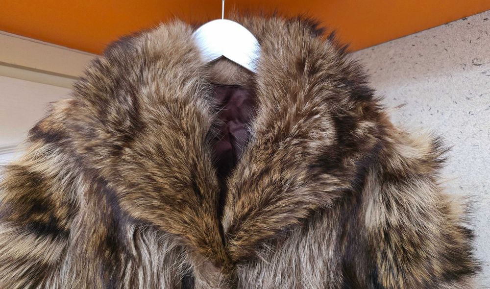 Дамско палто естествен косъм размер М-Л