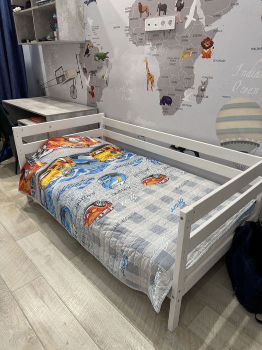 кровать двухьярусная