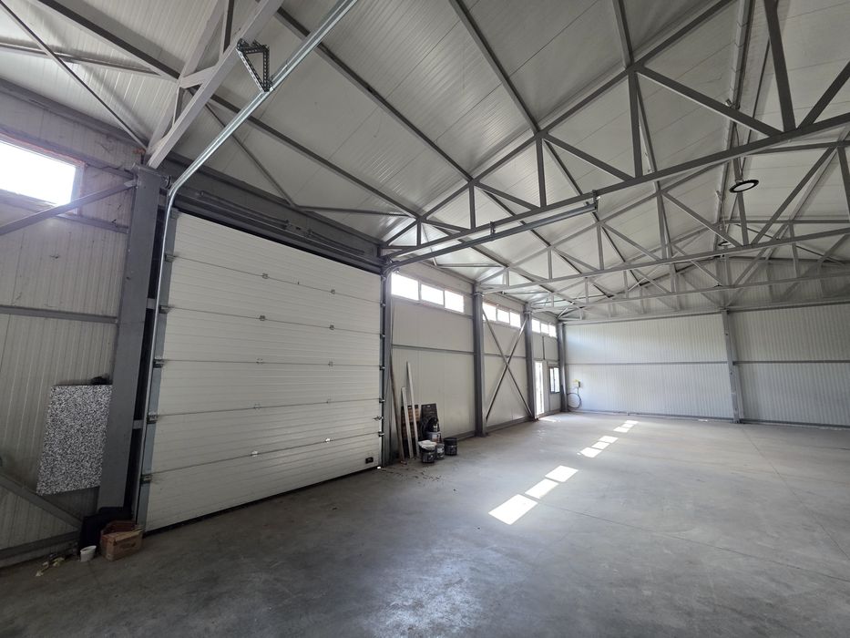 Inchiriez hala 240 mp, 1000 euro