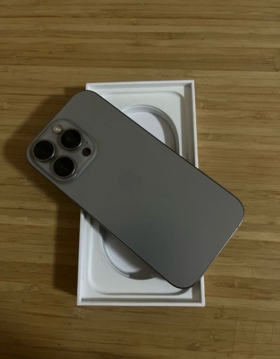 Продам Iphone 16 Pro 256 гб