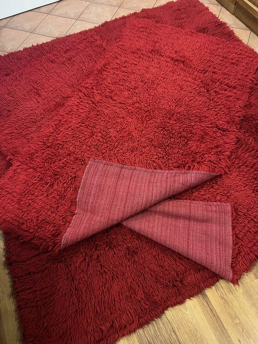 Губери (китеници) от естествена вълна, червени.