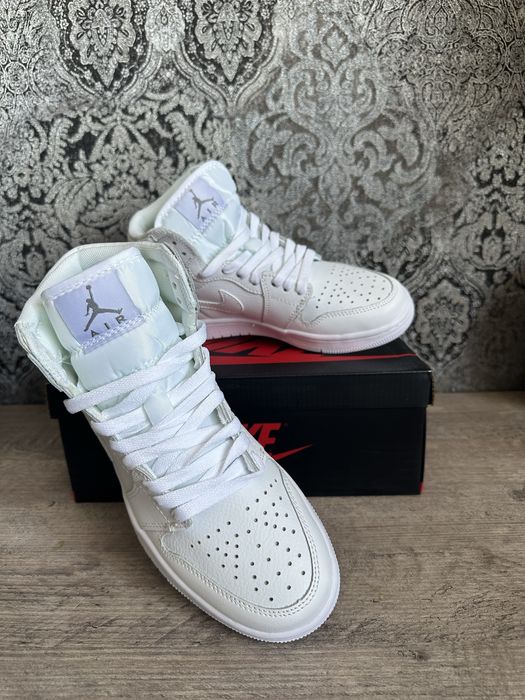 Nike белые кожаные