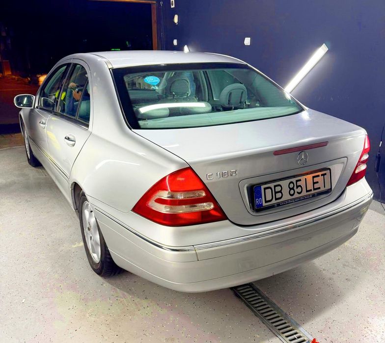 Mercedes Benz C 180 /  Benzina + GAZ