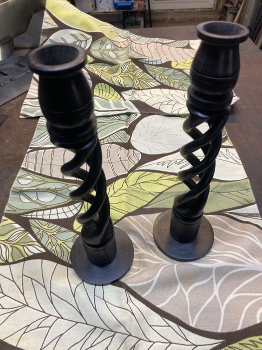 Свещник спирала масив