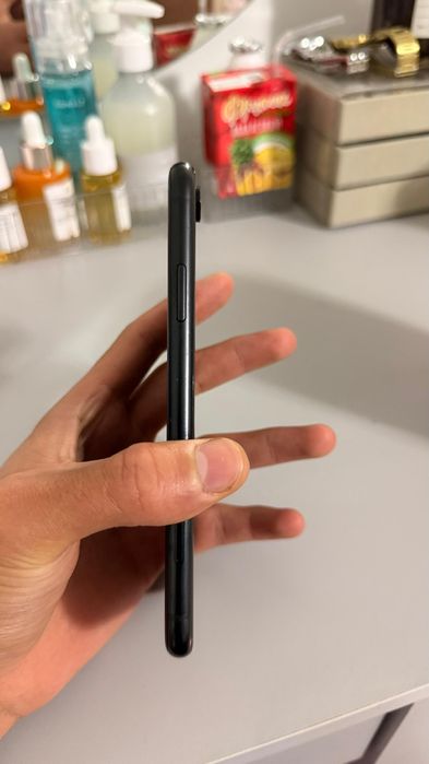 iPhone XR в отличном состоянии
