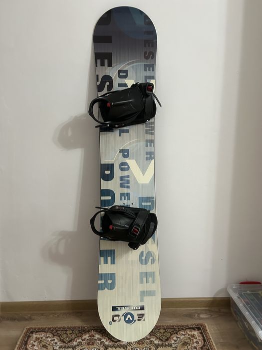 Vând echipament snowboard complet,stare perfecta.