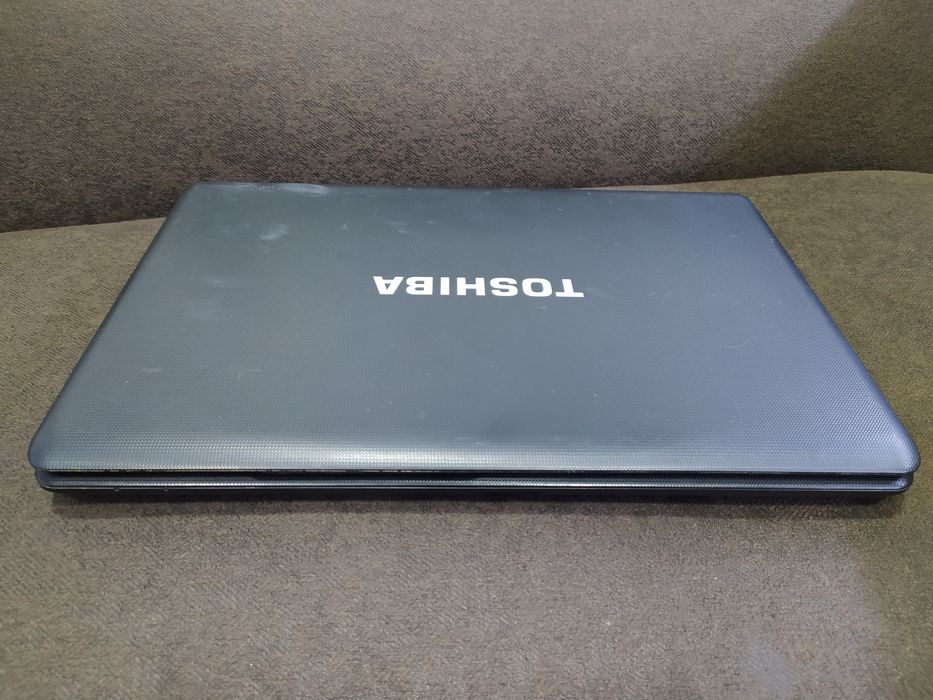 TOSHIBA  Noutbuk