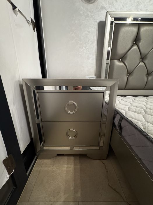 JOLEEN Pat/ Mobexpert, 194x204cm, somieră inclusă + 2 noptiere