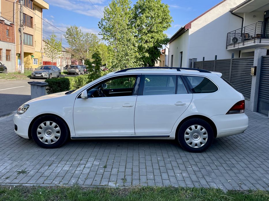 Vw Golf 6 - Motor 1.6 TDI - Navigatie - Xenon - Comenzi Volan - Pilot Automat - Incalzire Scaune - Senzori Parcare