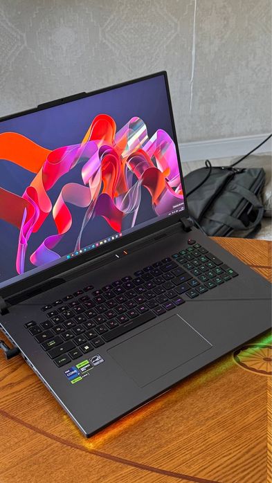 Игровой ASUS ROG Strix G18