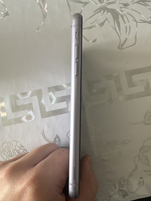 IPhone 11 с гарантией