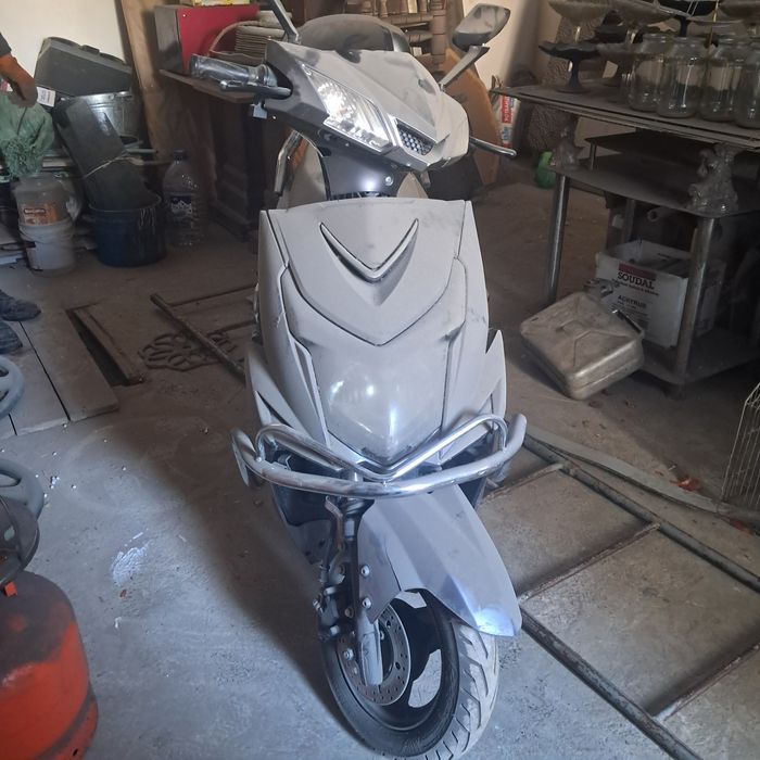 Electro moto  sotiladi xolati zur