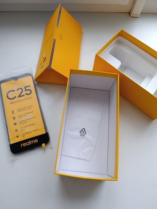 Продам смартфон реалми с25