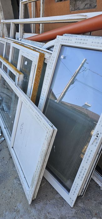 Geamuri si usi termopane REHAU  Sub JUMA DE PRET 5 / 6 camere ca noi