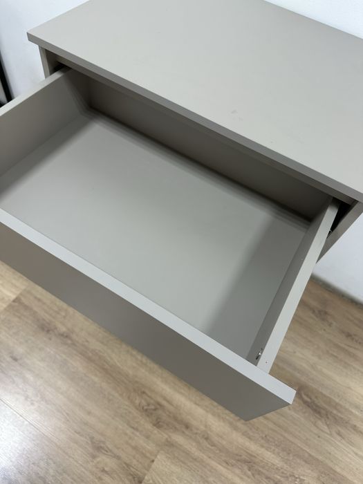 Комод серый, почти новый особо не пользовались