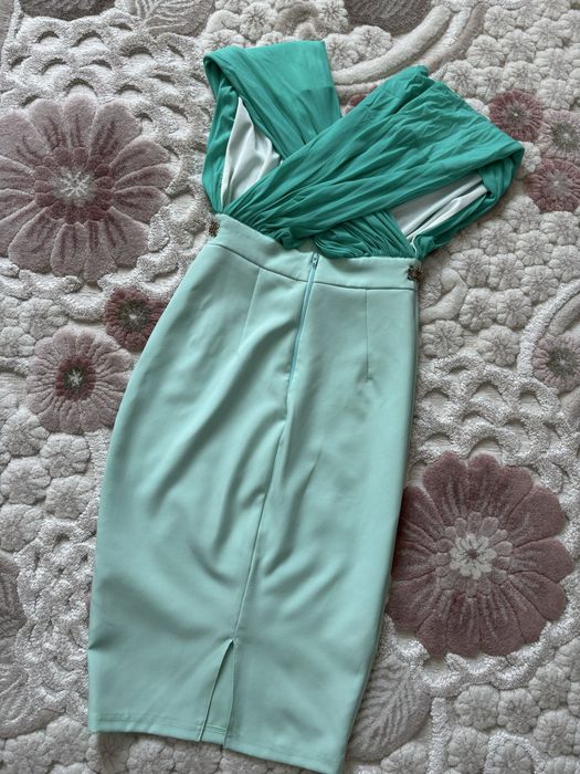 Rochie verde menta,model deosebit!