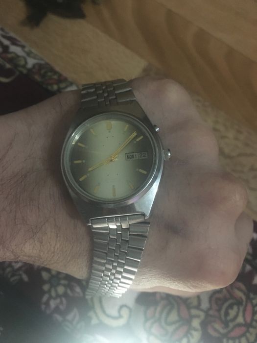 Продаётся часы слава ссср