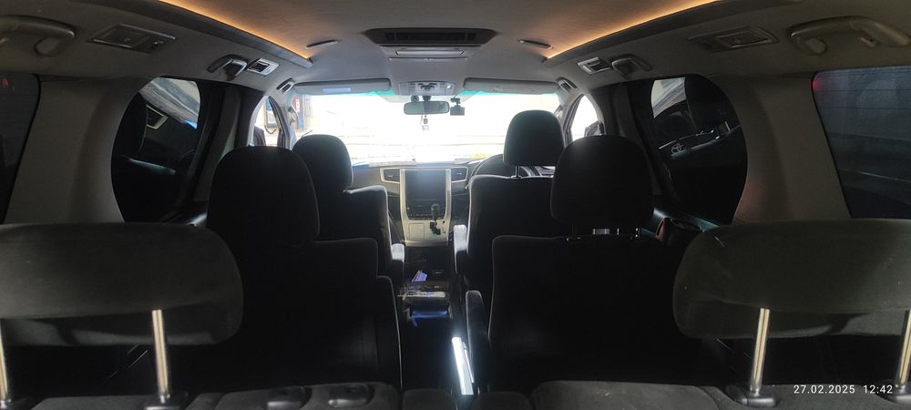 Продам Toyota Alphard 2012 года