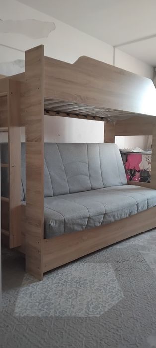 Двухъярусная кровать