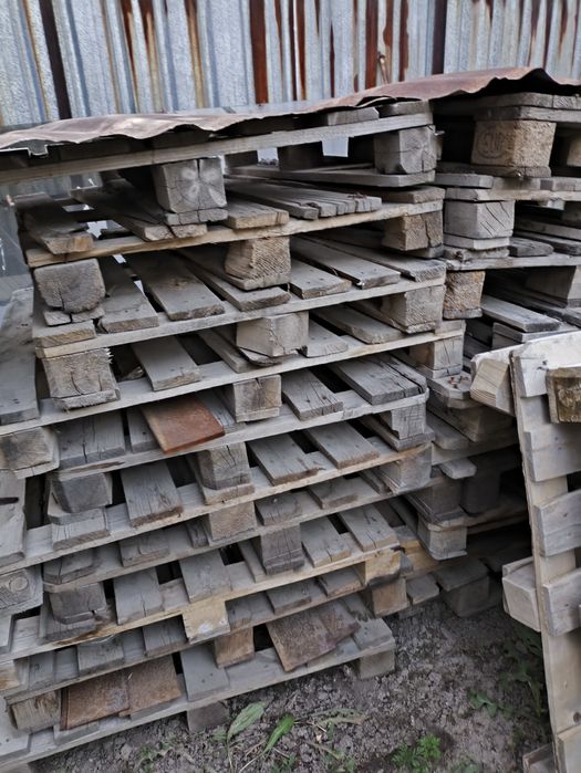 Продам поддоны по 3000₸ каждая
