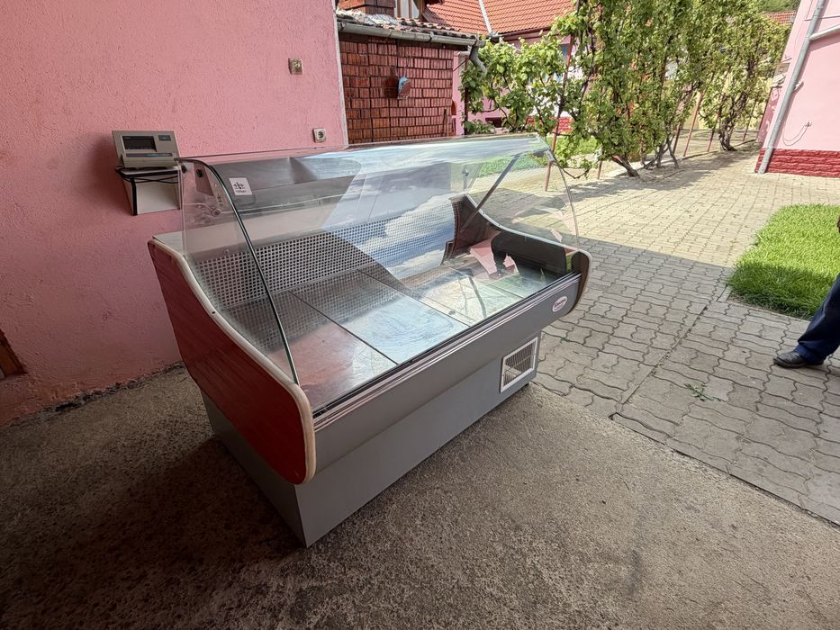 Vitrine frigorifice mezeluri
