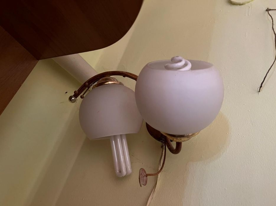 Продаются люстры