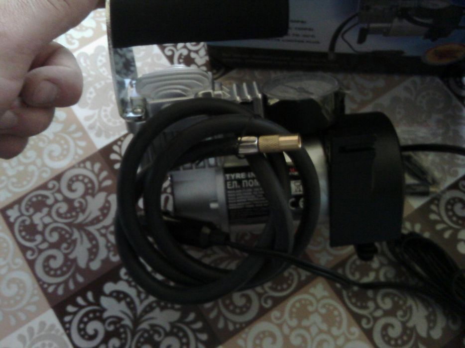 Метален компресор за гуми