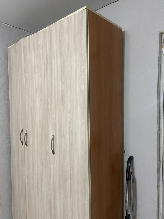 Продам шкаф для одежды