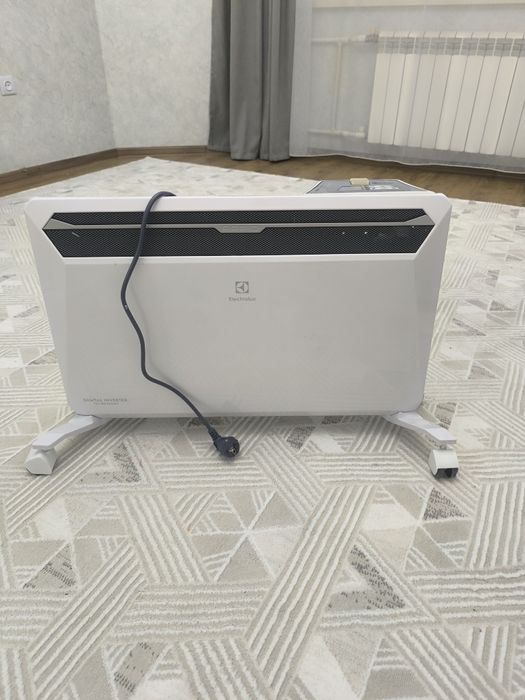 Продам два новых обогревателя Electrolux