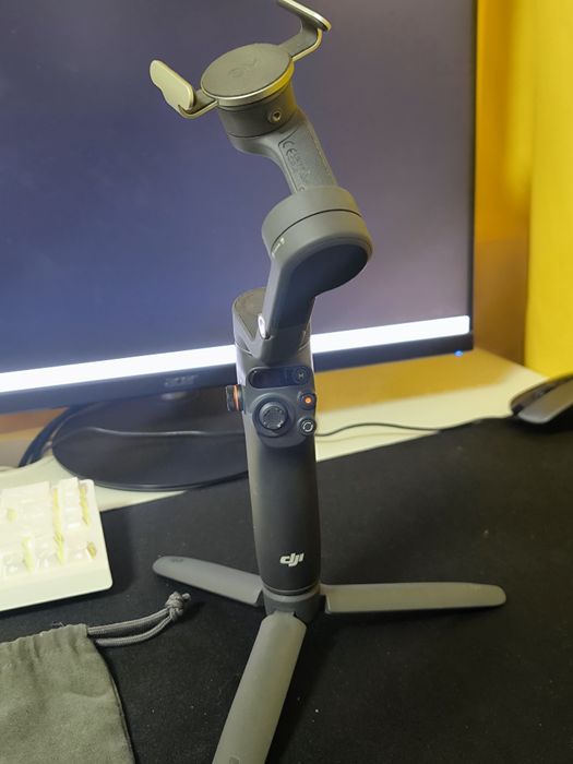 ПРОДАВА СЕ Dji Osmo Mobile 6 smartphone stabilizer.