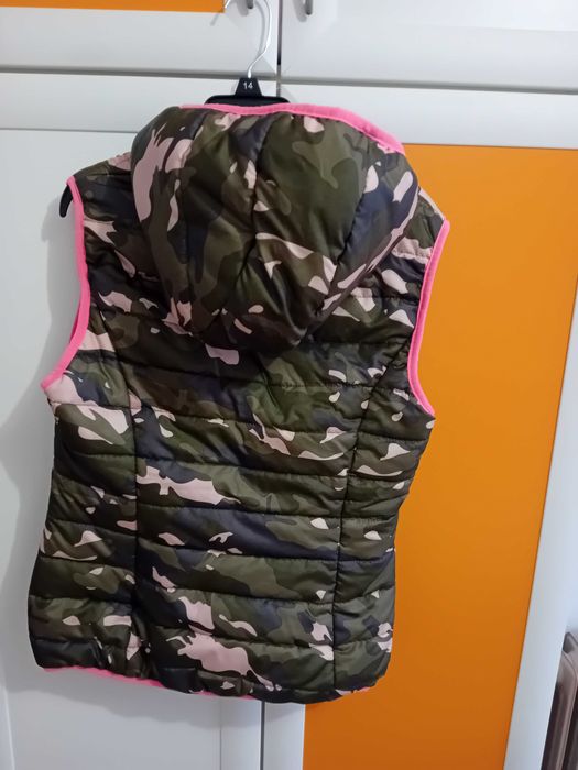 Камуфлажна грейка с качулка