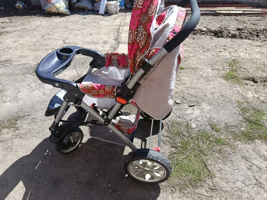 Продам коляску для девочки