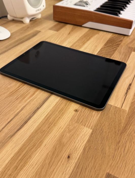 IPad Air 5th M1 ( generatia 5 ) wi fi