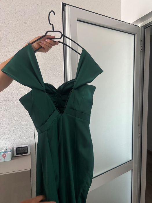 Rochie lunga verde smarald