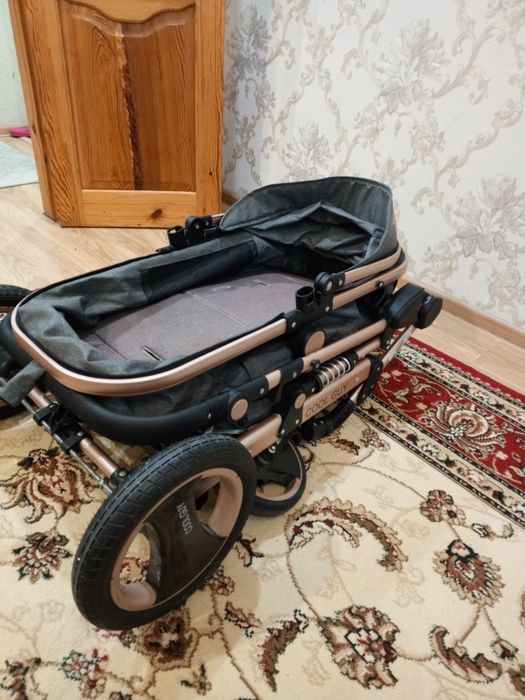 Продам детскую коляску
