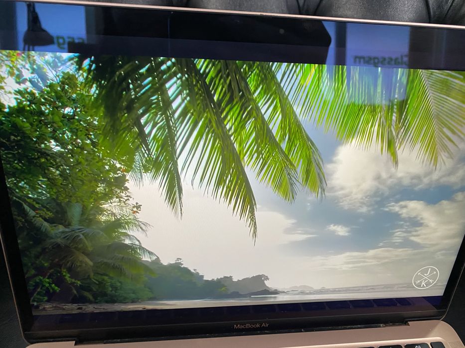 MacBook Air 14-inch/ M1 / 8 Gb RAM / 256 Gb / Starlight / Ca nou