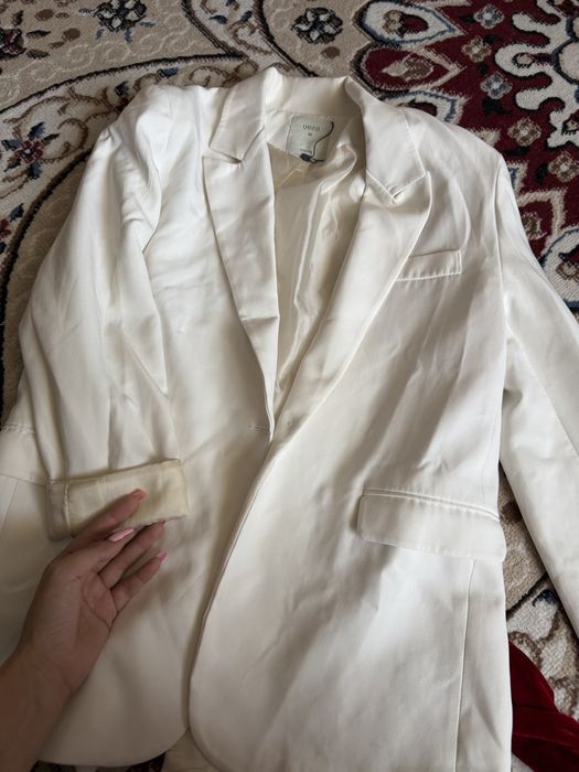 Продается одежда ( кофты, пиджак)