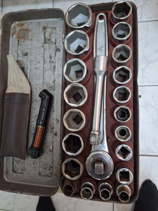 Trusa chei tubulare și manometru presiune vintage