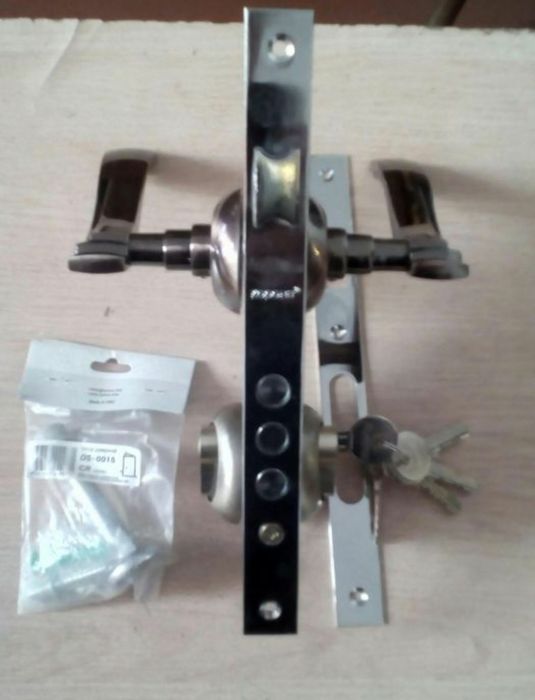 Продам  врезной  замок.